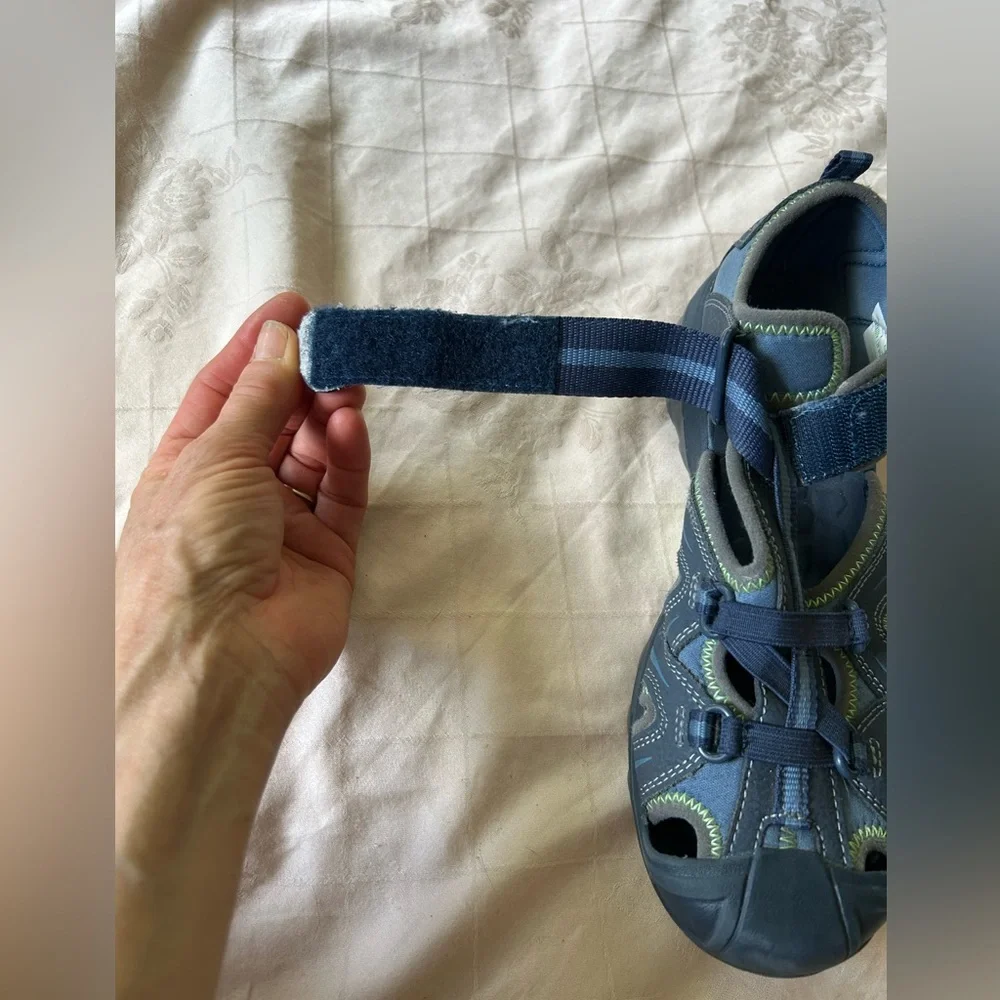 Merrill Boy’s Hydro Hiker Sandal (MY53375). Size Youth 5W. Navy/lime green.